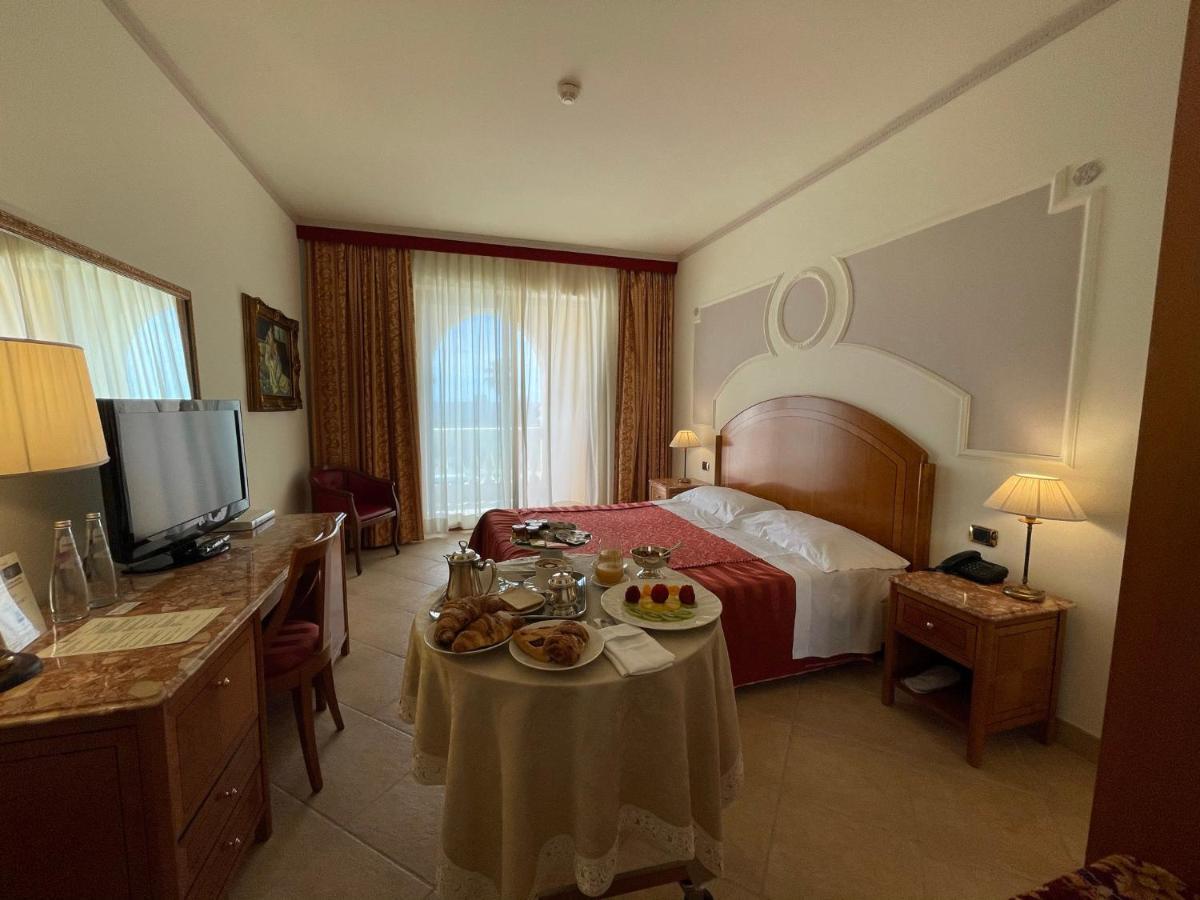 Parco Dei Principi Hotel Roccella Ionica Zewnętrze zdjęcie