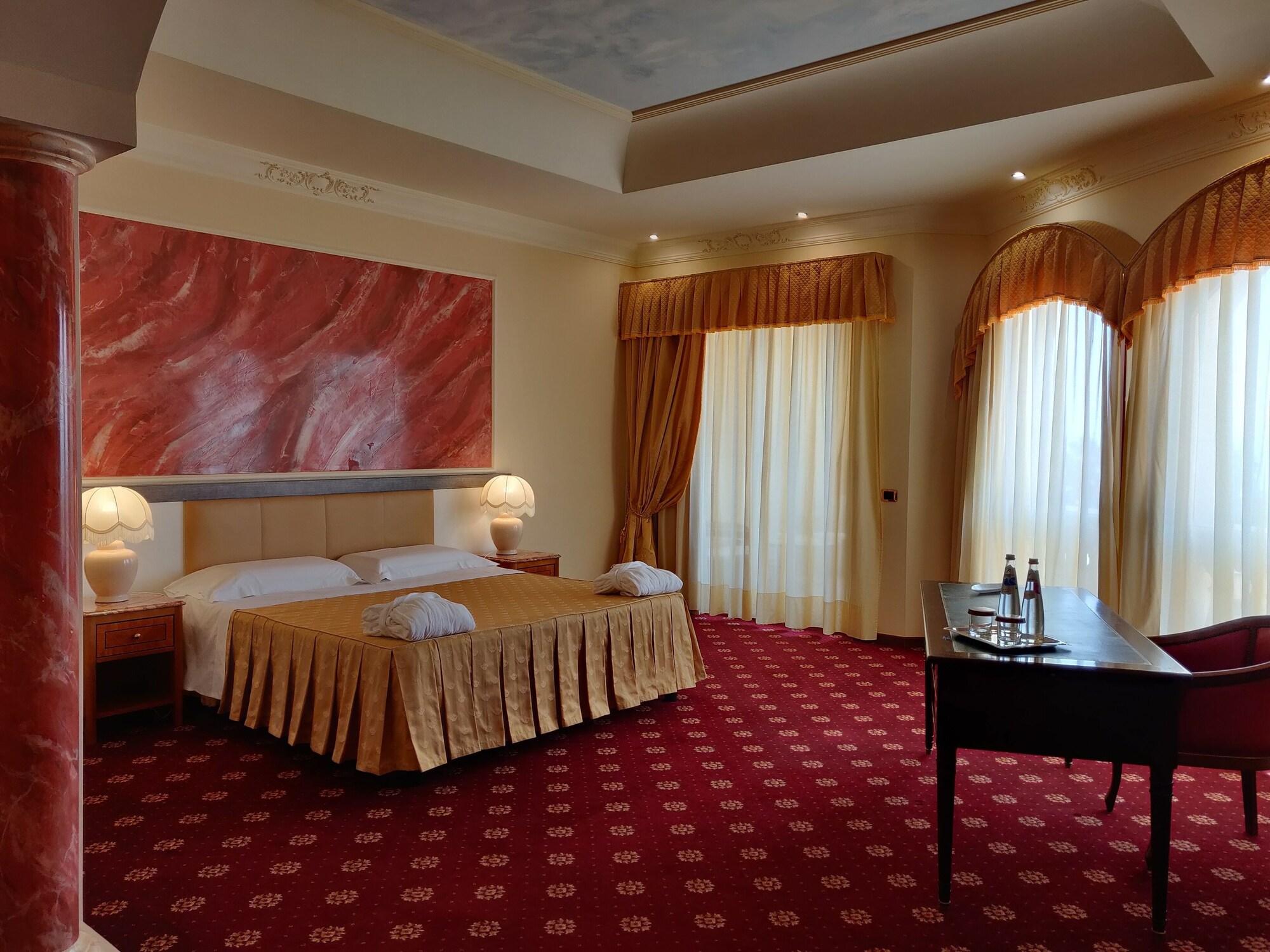 Parco Dei Principi Hotel Roccella Ionica Zewnętrze zdjęcie